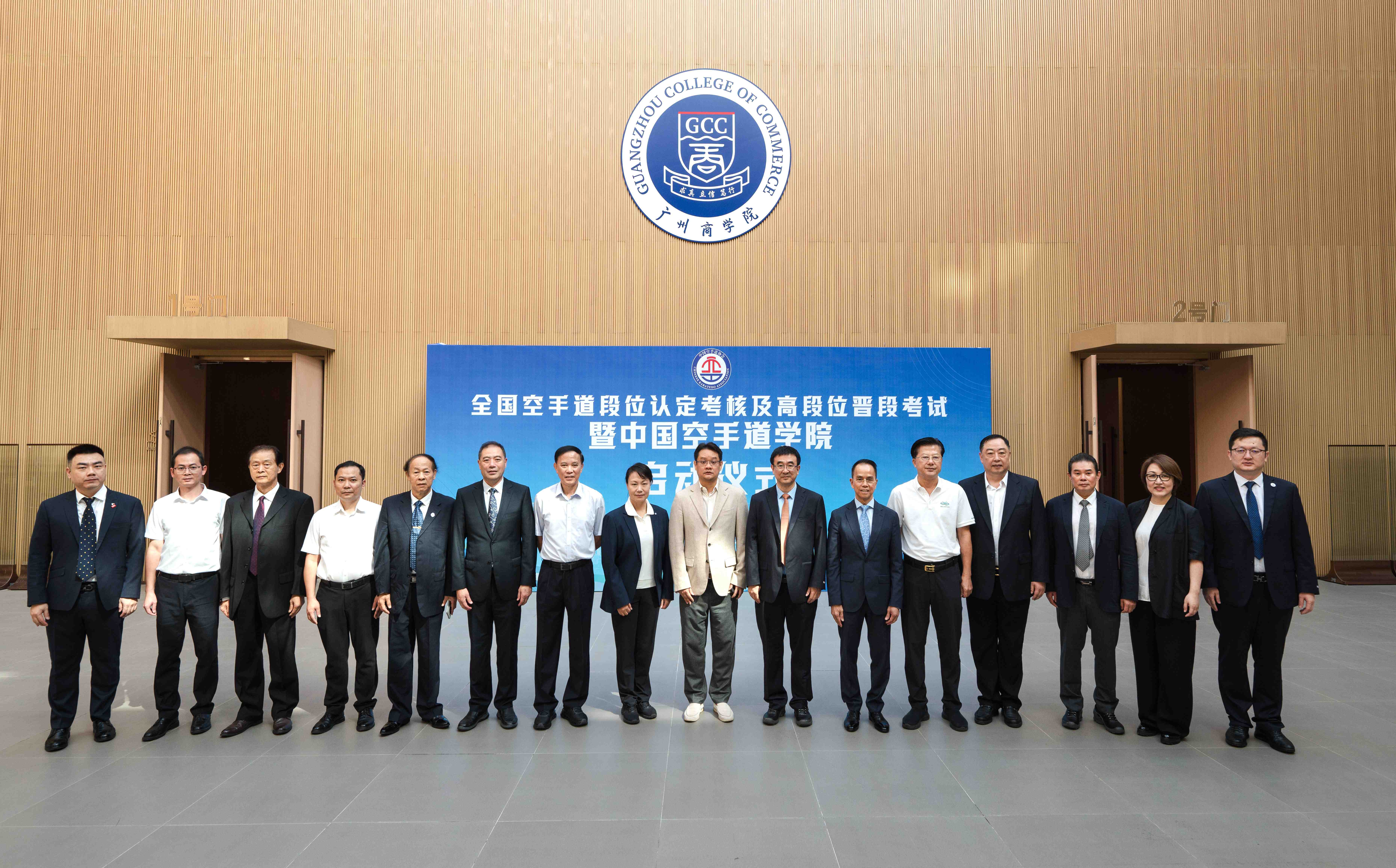 合影留念--新媒工作室 郭胤宏5.jpg