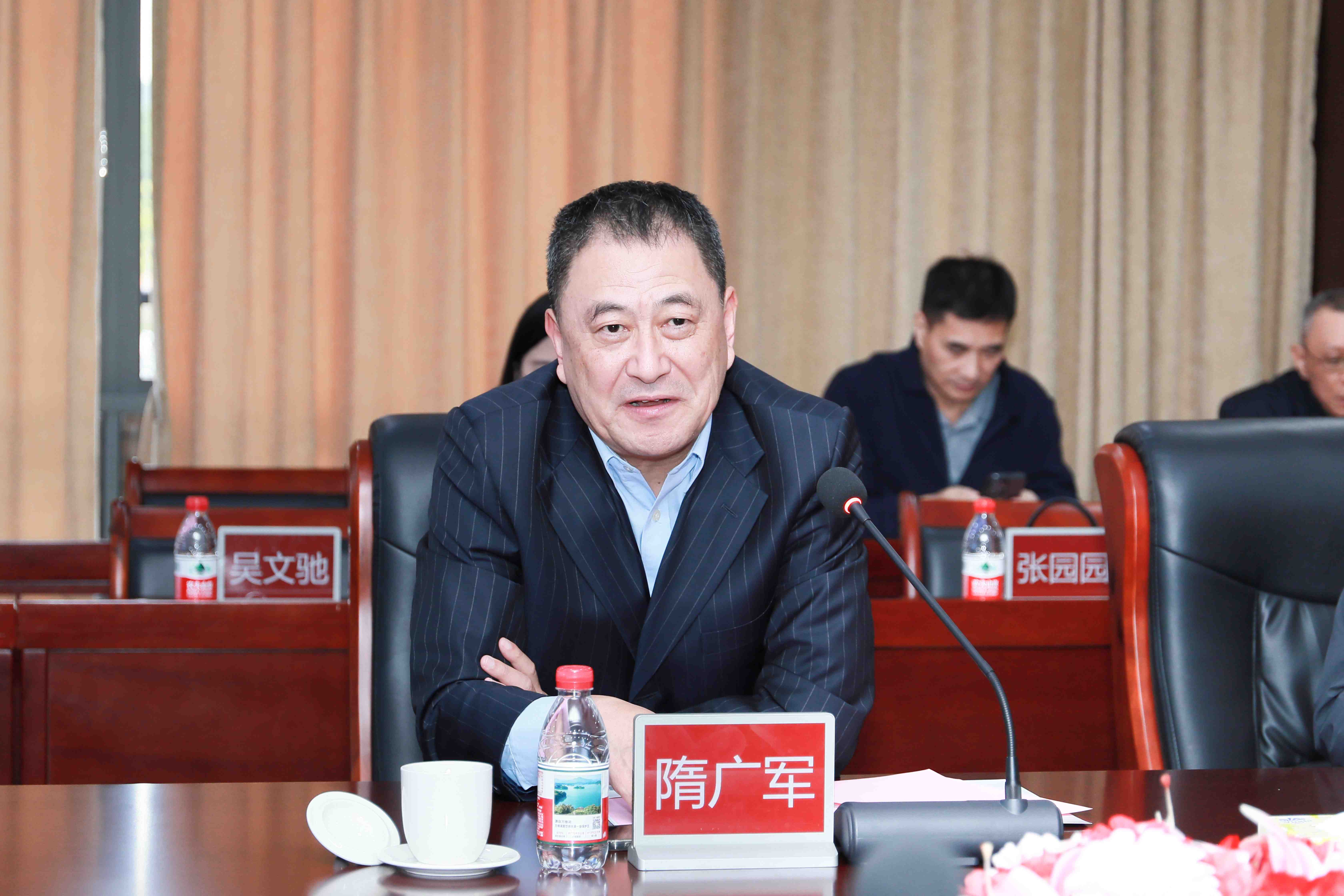 人物特写 (1).jpg